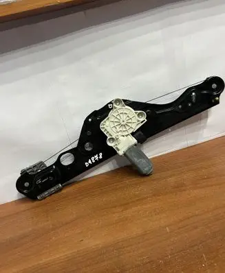 Mercedes-Benz E W211 Rear door window regulator with motor A2117300146 D1878