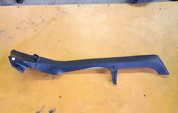 Mercedes-Benz E W212 (C) pillar trim A2126901626