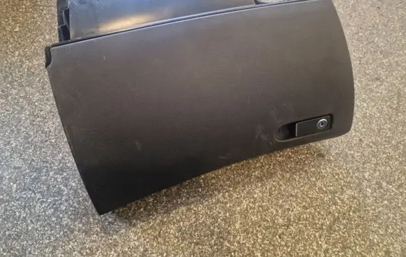 Mercedes-Benz C W204 Glove box 2046803391