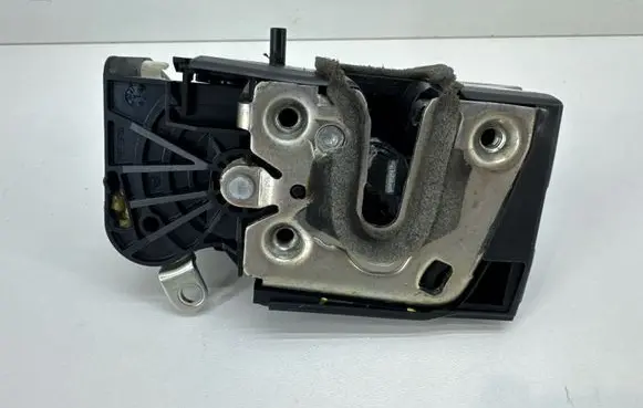 Dacia Duster II Rear door lock 825020888R