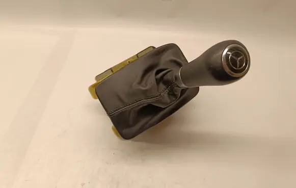 Mercedes-Benz C W204 Gear shifter/selector A2042677524 204267003