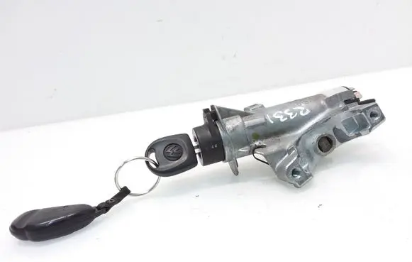 Volkswagen PASSAT B5 Ignition lock 4D0905851E