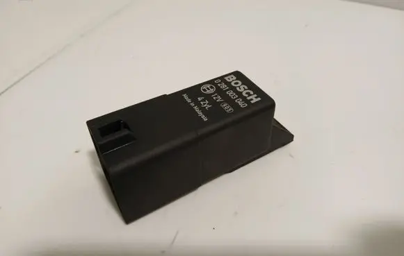 Jeep Patriot Glow plug pre-heat relay 0281003040