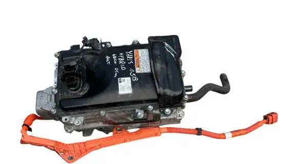 Voltage converter inverter