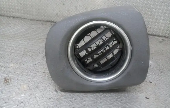 Toyota Yaris Dashboard side air vent grill/cover trim 