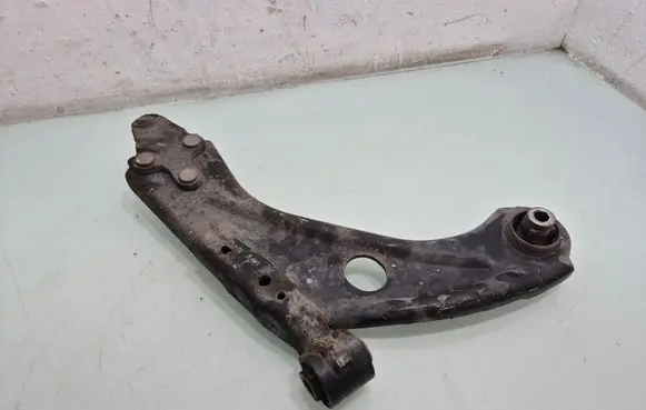 Peugeot 5008 II Front lower control arm/wishbone
