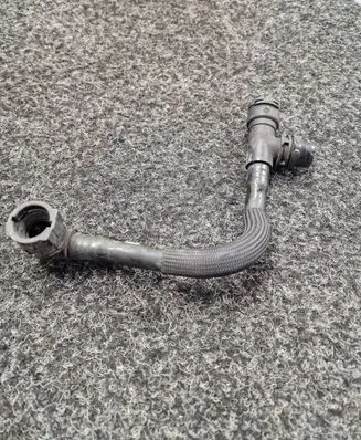 BMW 5 G30 G31 Engine coolant pipe/hose 8602612