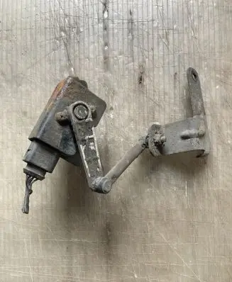 Opel Antara Headlight/headlamp level sensor 688136916 852050100000