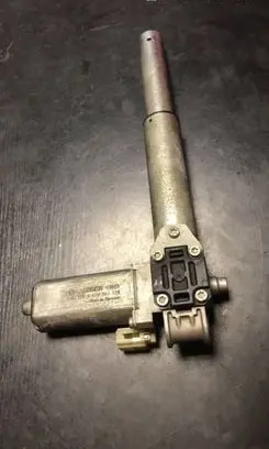 BMW 5 E60 E61 Seat adjustment motor 0390203229