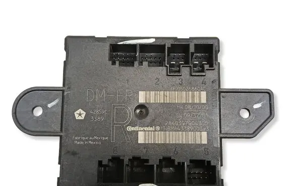 Peugeot 5008 Door control unit/module 05026860AC 2840397904300 A4338900393