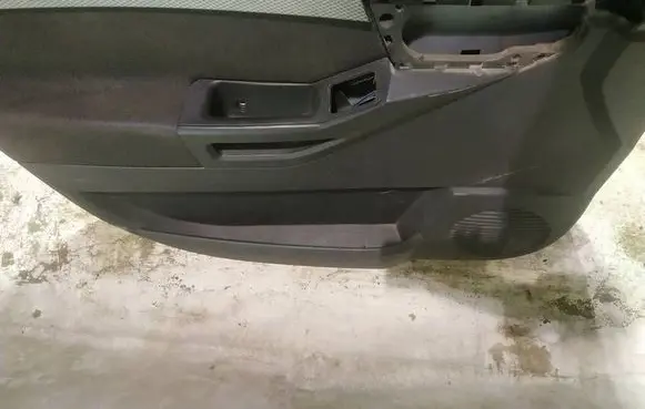 Opel Meriva A Front door card panel trim