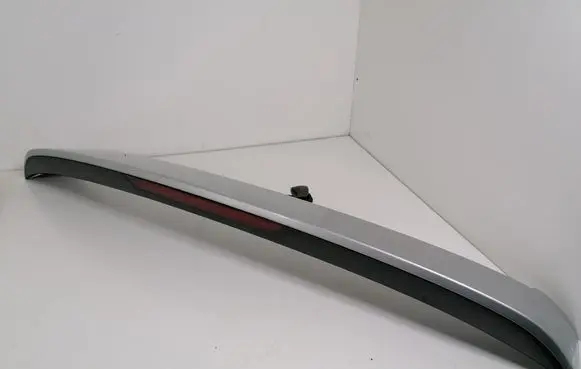 Tailgate/trunk spoiler