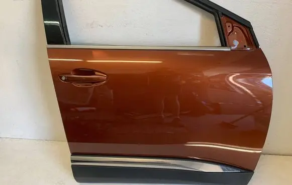 Peugeot 3008 II Front door 