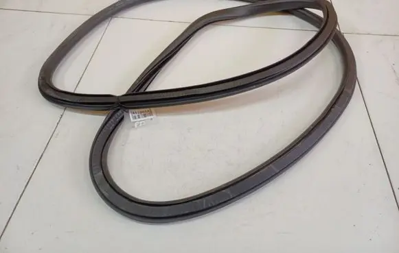 Opel Astra J Rubber seal front coupe door 