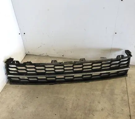 Front bumper lower grill