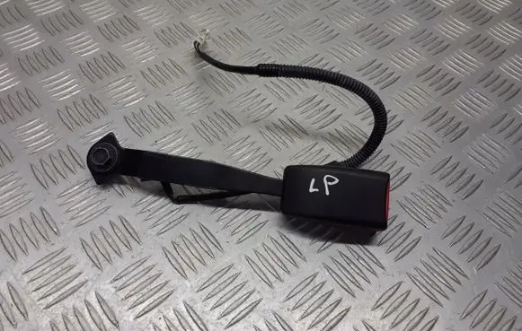 Mazda 2 Front seatbelt buckle