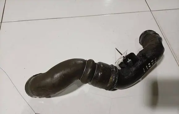 Opel Meriva A Intercooler hose/pipe 13223834