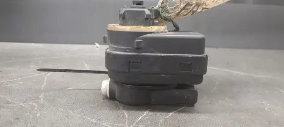 Land Rover Freelander Headlight level adjustment motor 