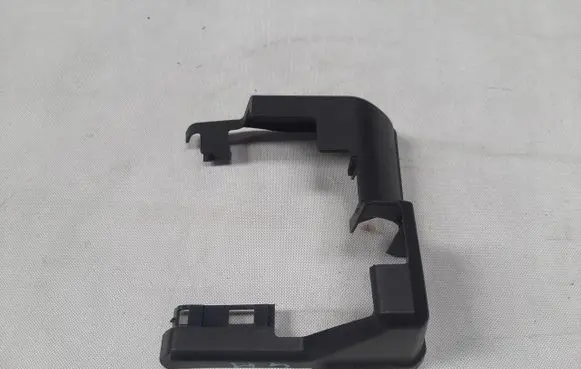 Audi Q7 4M Air filter box cover 4M0883690A