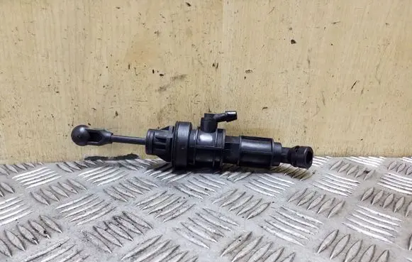 Mitsubishi ASX Clutch master cylinder