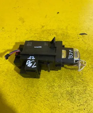 Audi A4 S4 B8 8K Ignition lock 8K0909131