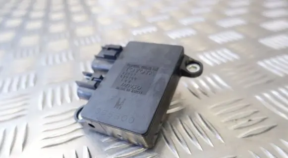 Coolant fan relay