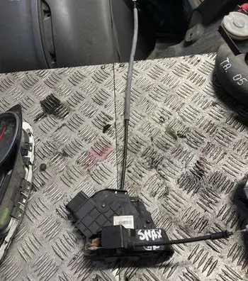 Ford S-MAX Front door lock 8M2AR26413BB