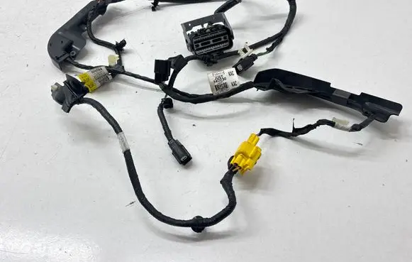 Ford Explorer VI Seat wiring loom JU5T14D230