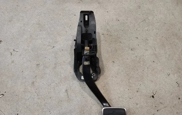 BMW 3 G20 G21 Brake pedal 6874281