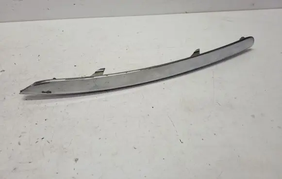 Front bumper splitter molding