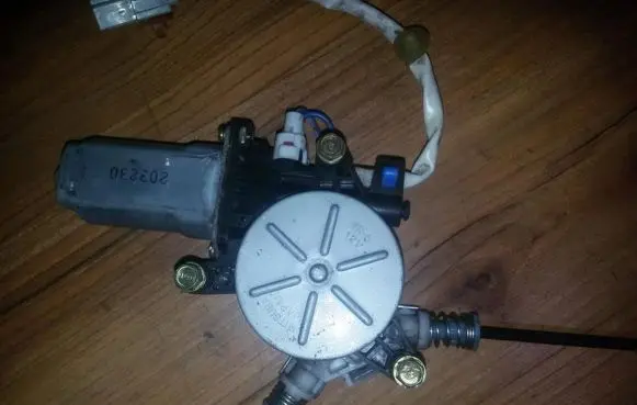 Honda Civic Front door window regulator motor 203230