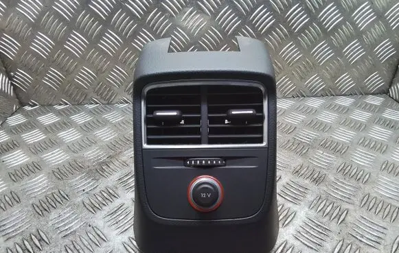 Rear air vent grill