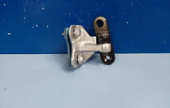 Mercedes-Benz A W176 Rear door upper hinge A1767300537 A046572