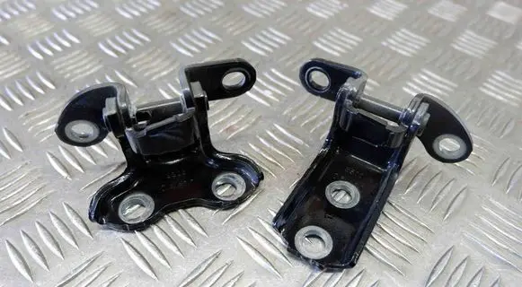 Toyota Yaris XP210 Rear door hinge set 687800H010 687600H010