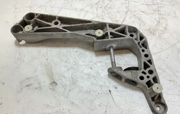 BMW X5 G05 Gearbox mounting bracket 18094611
