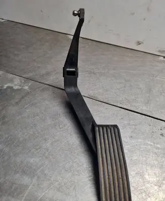 Mercedes-Benz A W168 Accelerator throttle pedal A1683000425 012794