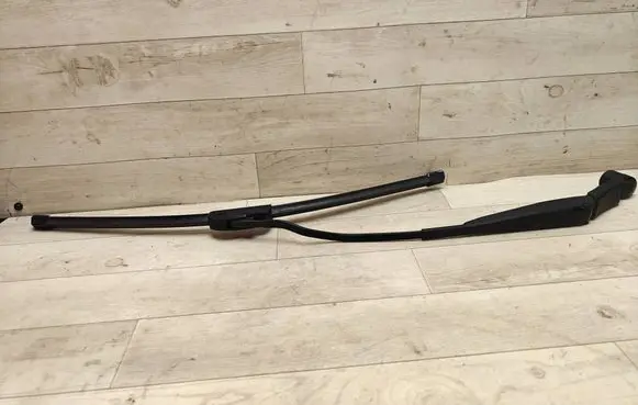 Hyundai i20 (PB PBT) Front wiper blade arm 