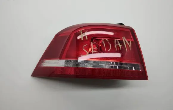 Volkswagen PASSAT B7 Rear/tail lights 3AE945095F 90004873