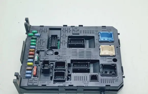 Peugeot Partner Comfort/convenience module 967847688001
