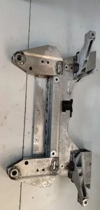 Peugeot 2008 II Front subframe 9825331880