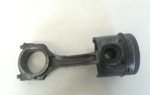 Ford Mondeo Mk III Piston with connecting rod