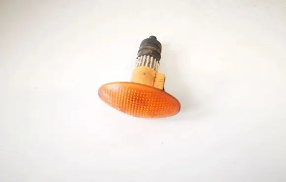 Ford Fiesta Front fender indicator light