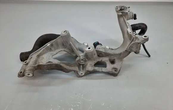 Mercedes-Benz A W176 Generator/alternator bracket A6512011709
