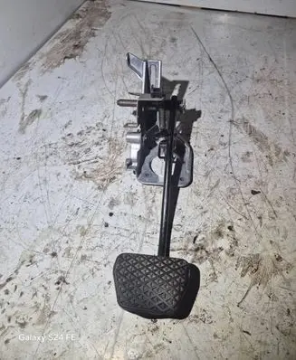 BMW 3 E46 Brake pedal 35112229128