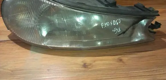 Ford Mondeo MK II Headlight/headlamp 1305235323