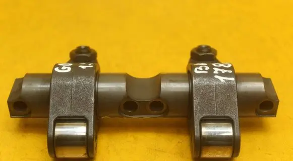 Volkswagen Golf V Camshaft 038443H