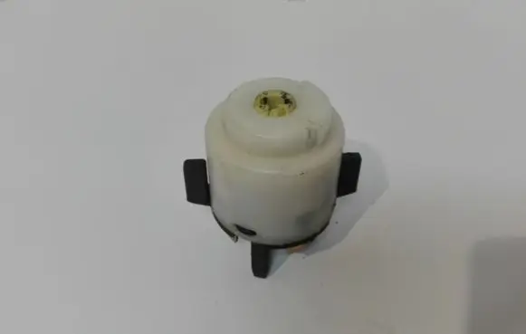 Volkswagen PASSAT B5 Ignition lock contact 