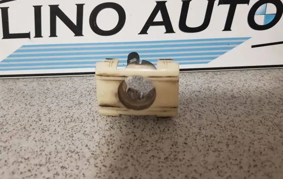 BMW 5 E39 Front parking sensor holder (PDC) 70003930
