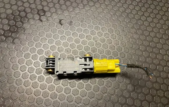 Audi A4 S4 B7 8E 8H Airbag deployment crash/impact sensor 8E0959643B