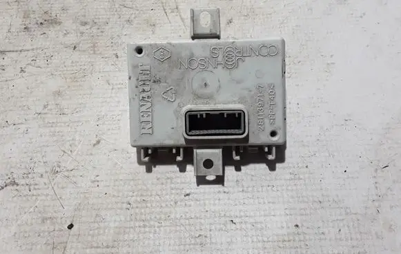 Renault Clio III GPS navigation control unit/module 280386404R